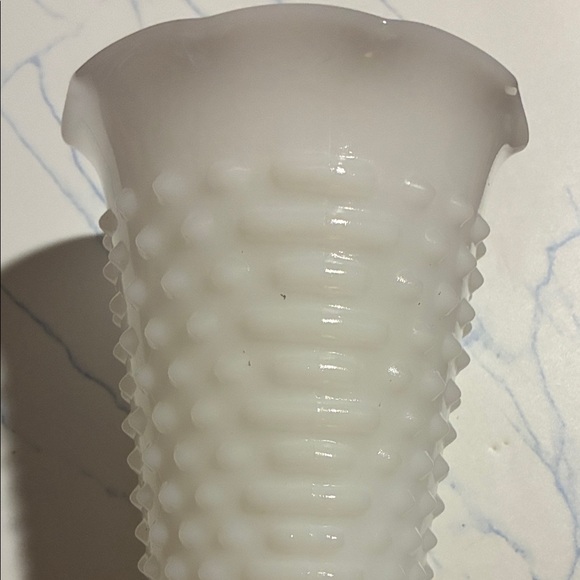 Large Vintage Ruffled Rim White Milk Glass Hobnail Vase - Picture 2 of 7